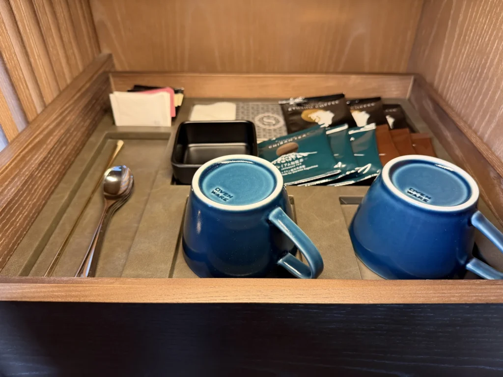 シェラトン鹿児島のお茶・コーヒーとカップ
