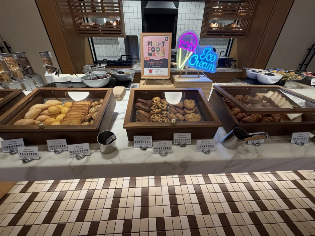 シェラトン鹿児島の朝食のビュッフェ台
