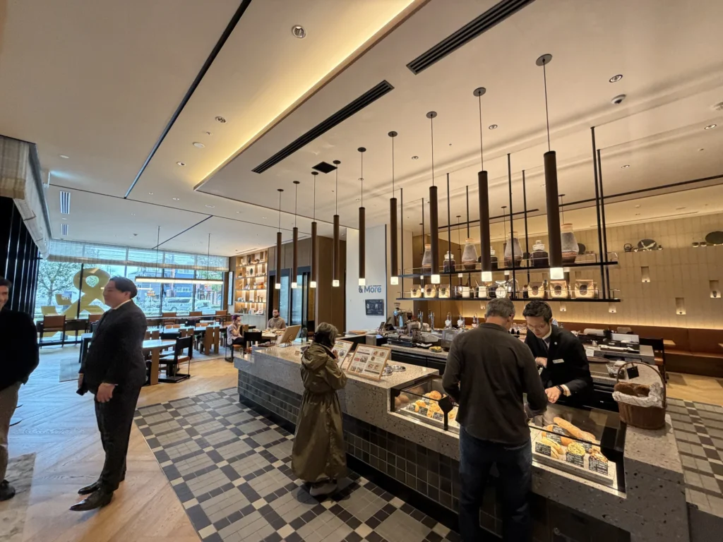 シェラトン鹿児島のホテル内のカフェ・ショップ周辺