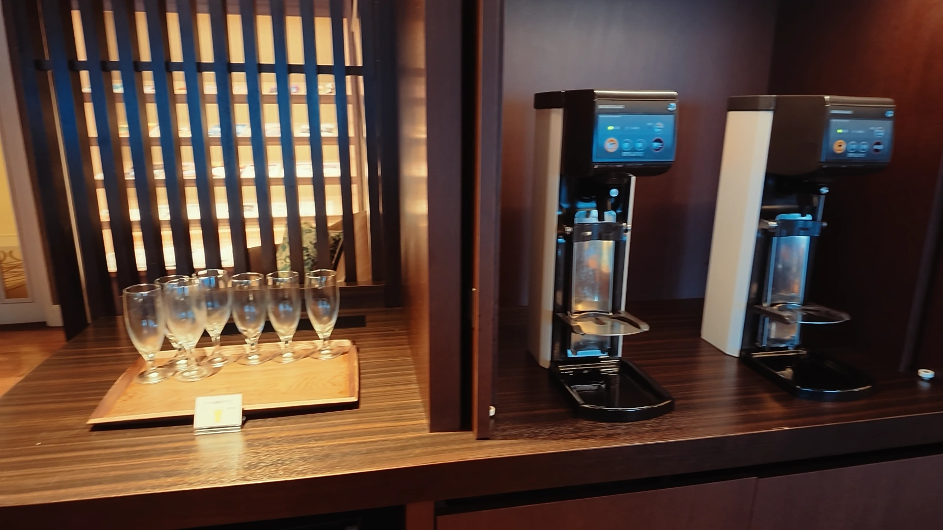 神戸ベイシェラトンホテル&タワーズのラウンジのビールサーバー